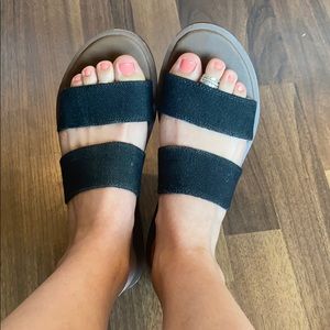 Sanuk Yoga Gora Gora Black Slide Sandals